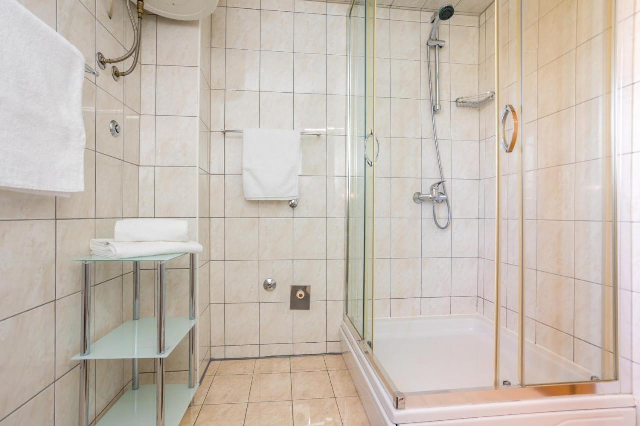 Apartments Sara Milohnici ภายนอก รูปภาพ
