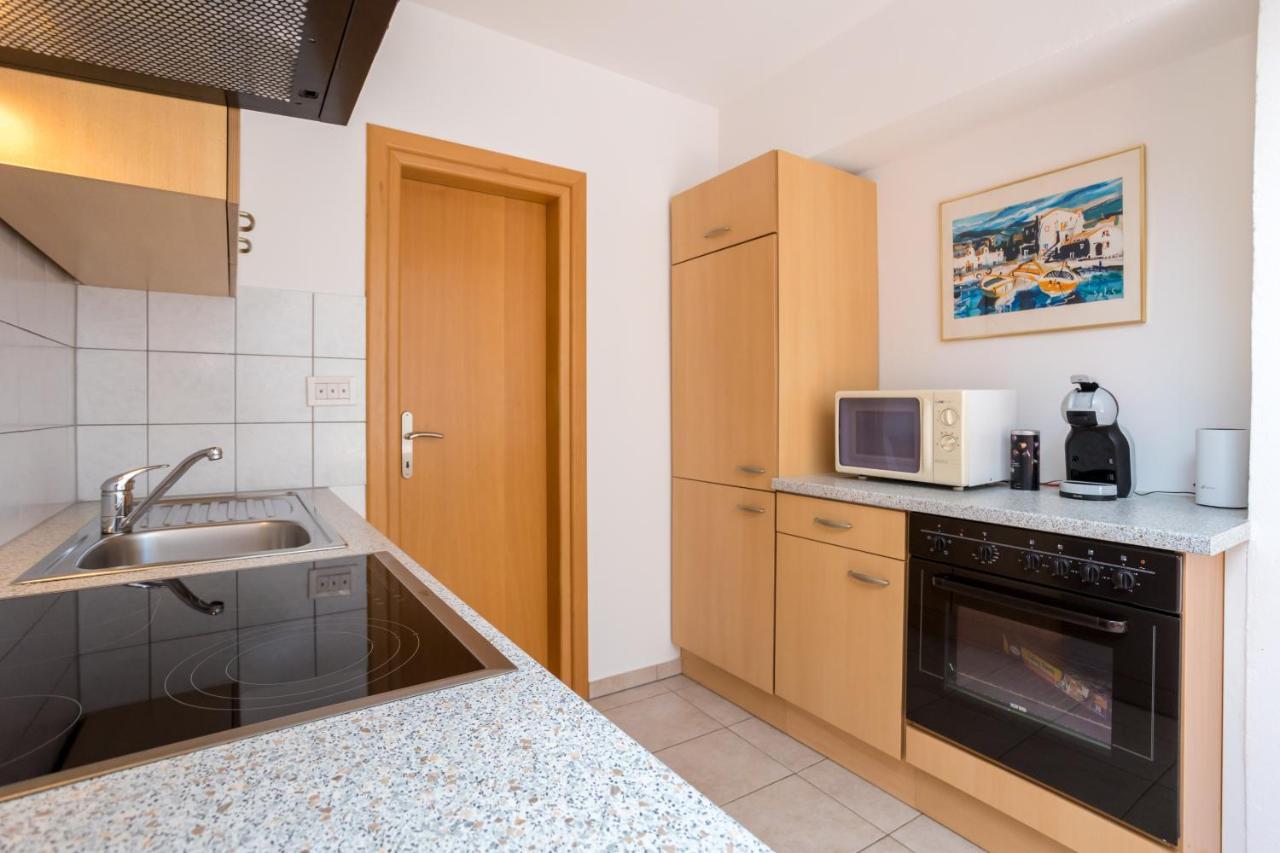 Apartments Sara Milohnici ภายนอก รูปภาพ