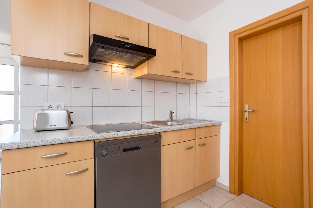 Apartments Sara Milohnici ภายนอก รูปภาพ