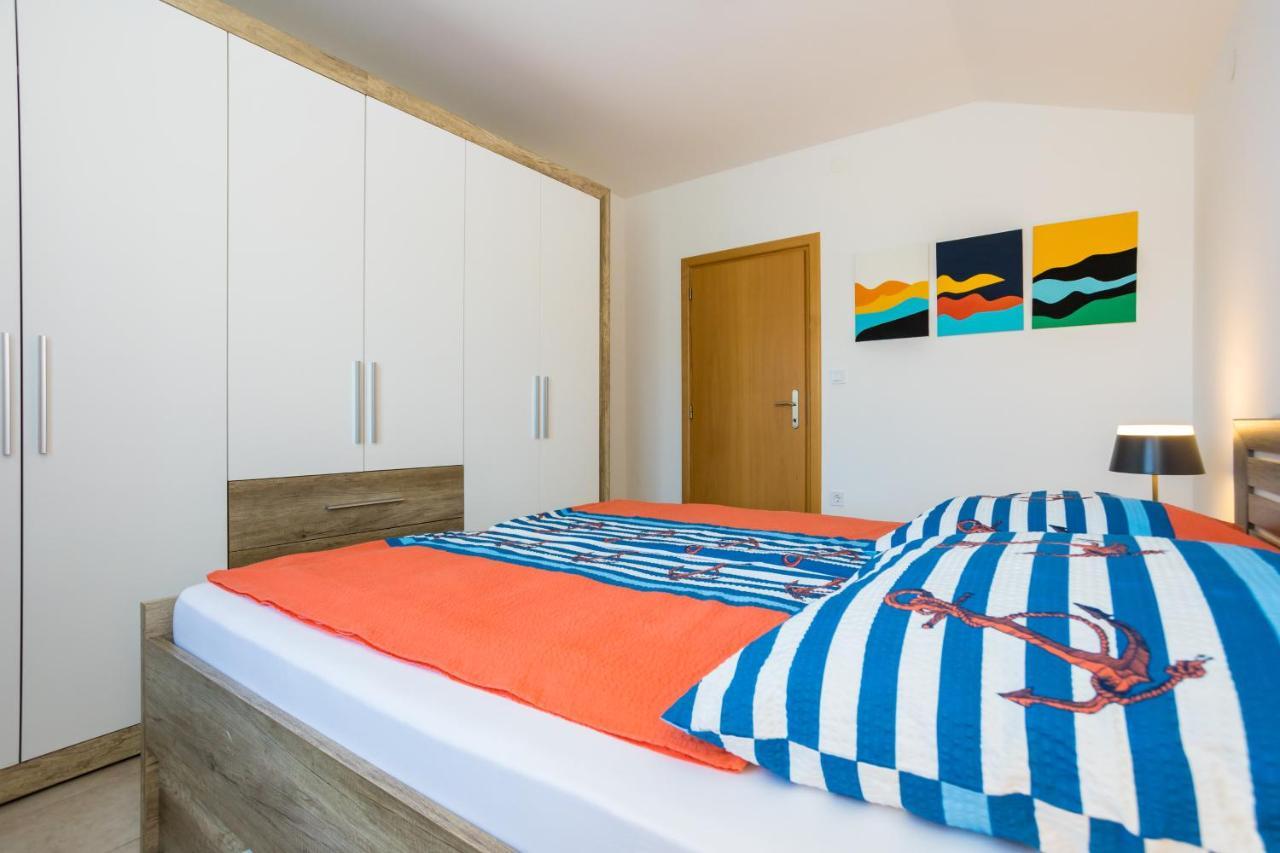 Apartments Sara Milohnici ภายนอก รูปภาพ