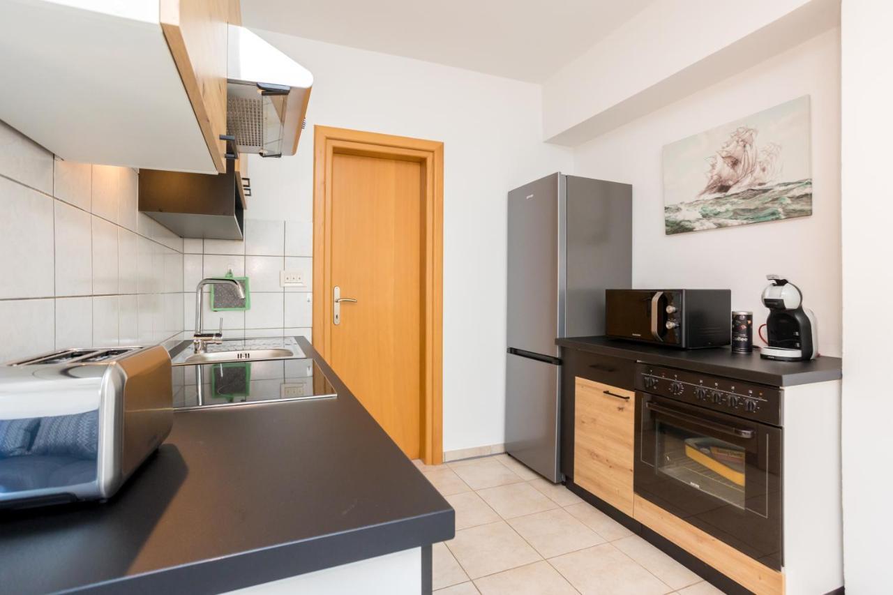 Apartments Sara Milohnici ภายนอก รูปภาพ