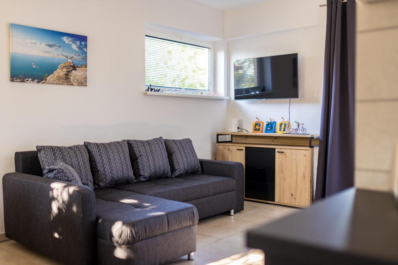 Apartments Sara Milohnici ภายนอก รูปภาพ